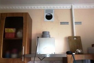 Вывод вентиляционного канала на кухне Фото: Вывод вентиляционного канала на кухне